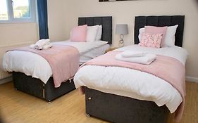 Contractor'S Haven- 4-Bedroom House With Free Parking, Super Fast Wifi, Fran Properties In Aylesbury, Pets Are Welcome!