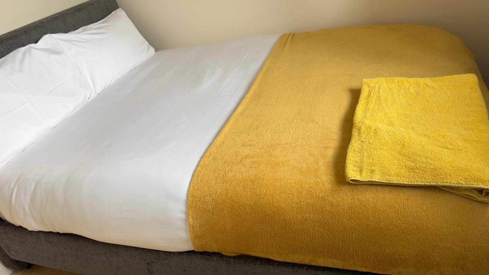 Contractor's Haven: Pet-Friendly 4-Bedroom with Free Parking and Fast Wi-Fi Aylesbury  Exterior photo