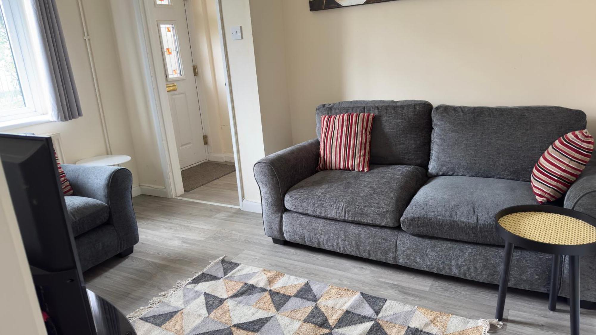 Contractor's Haven: Pet-Friendly 4-Bedroom with Free Parking and Fast Wi-Fi Aylesbury  Exterior photo